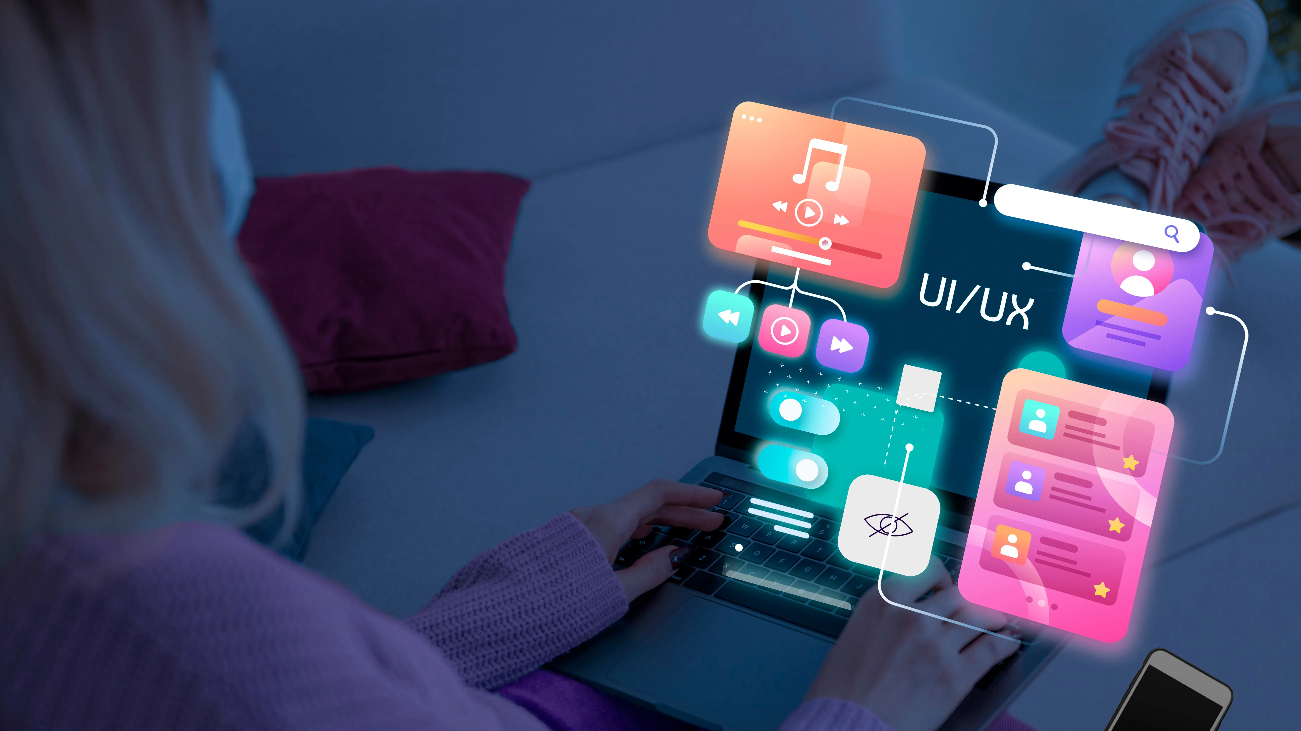 Subservicio de Experiencia de Usuario y Diseño Imagen que muestra a una persona frente a una pantalla realizando el sub servicio de experiencia de usuario y diseño que ayuda a facilitar la navegación y conversión web